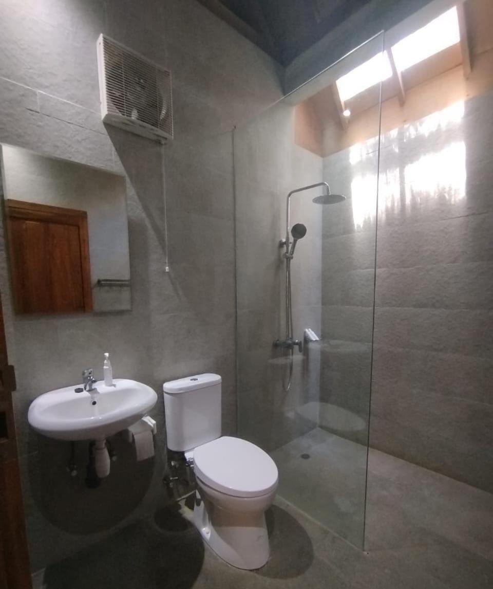 Villa Lova Sambirenteng Gretek Exterior photo